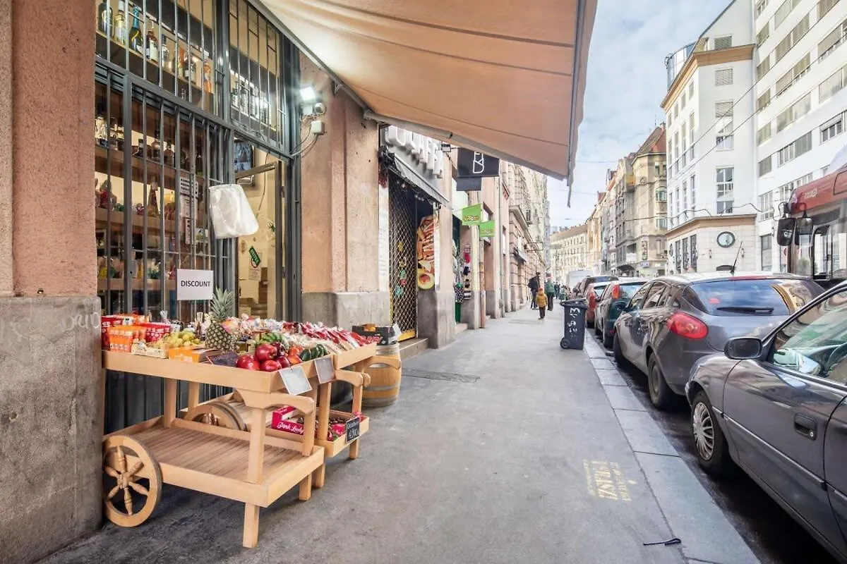 Extra Central Mini Studio - Lively Neighborhood Budapešť